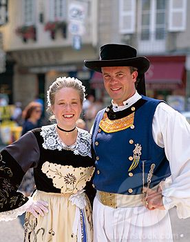 traditional costume man woman french brittany